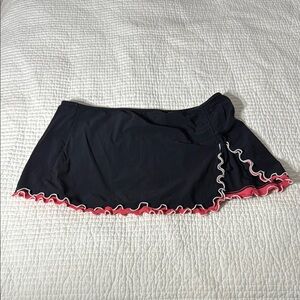 Profile mini Black and Pink Women's Skirt perfect to use for the beach size L